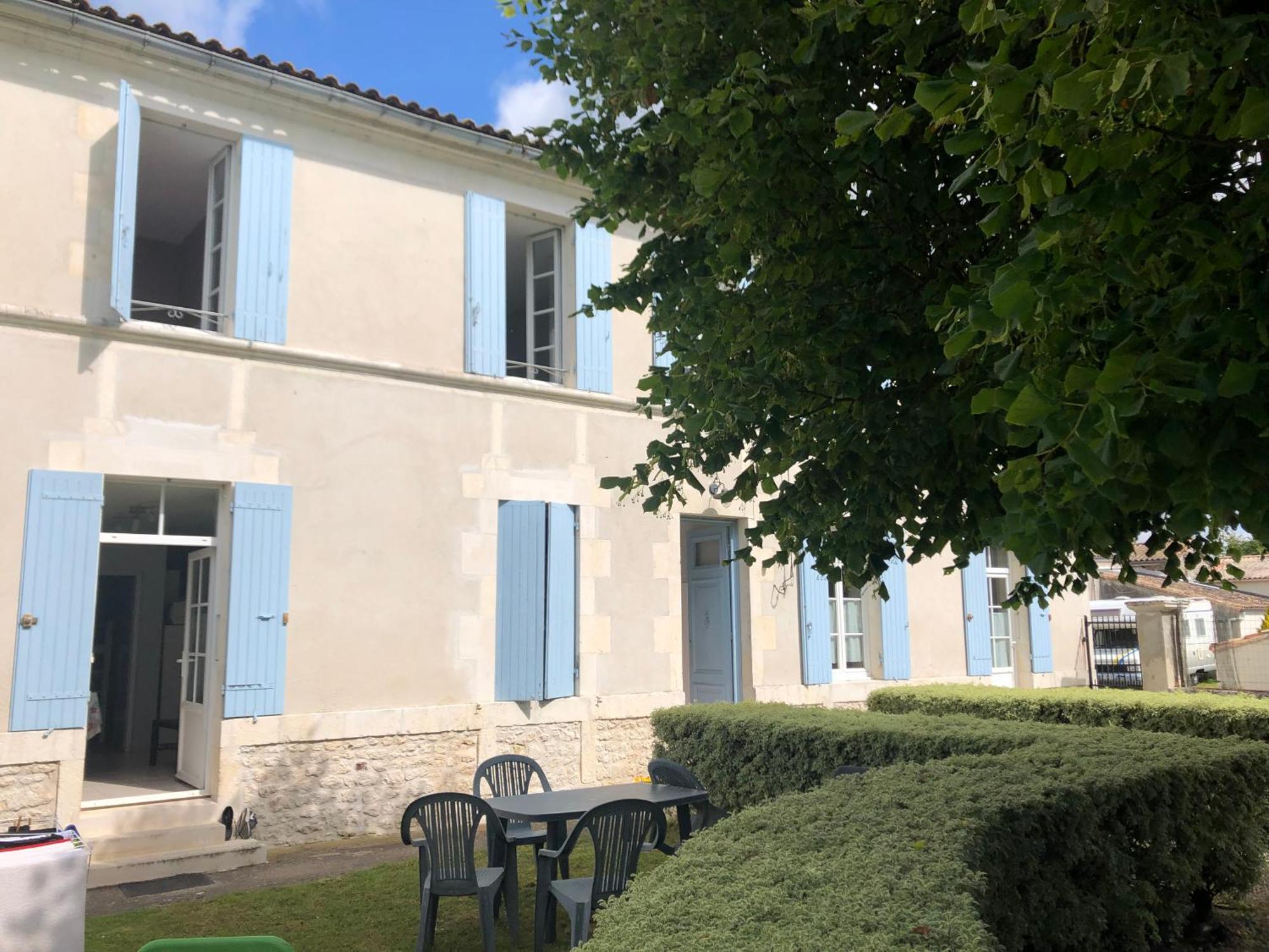 Le Domaine Des Aguins Pensionat Saujon Exteriör bild