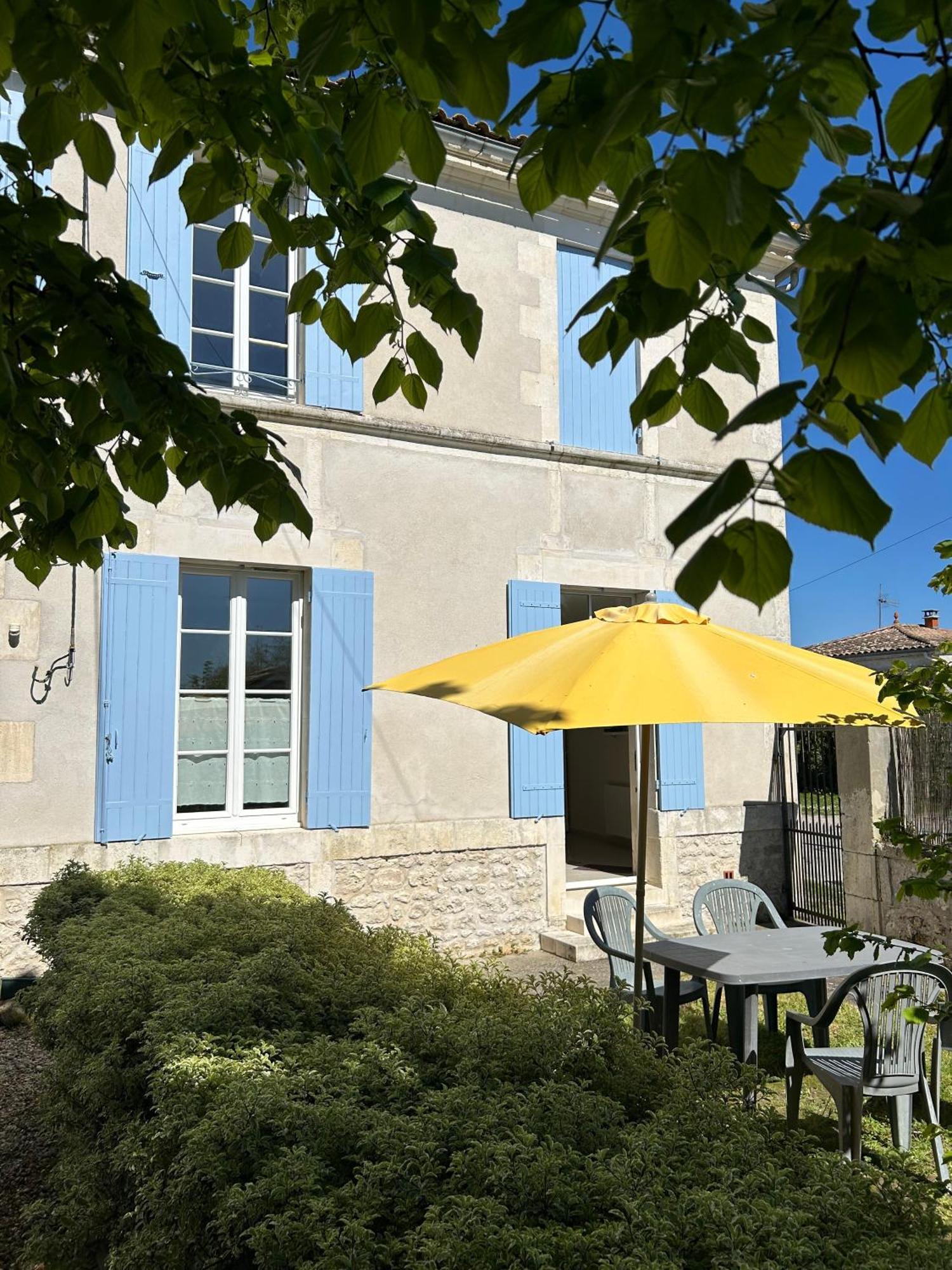 Le Domaine Des Aguins Pensionat Saujon Exteriör bild